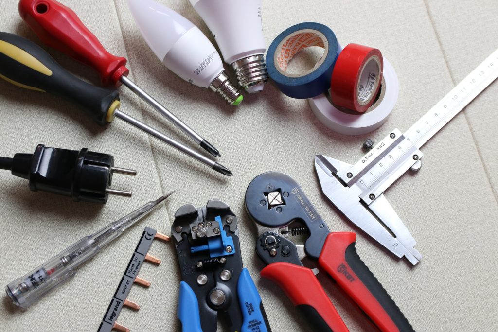 Electrician 3273340 1920 1024x683